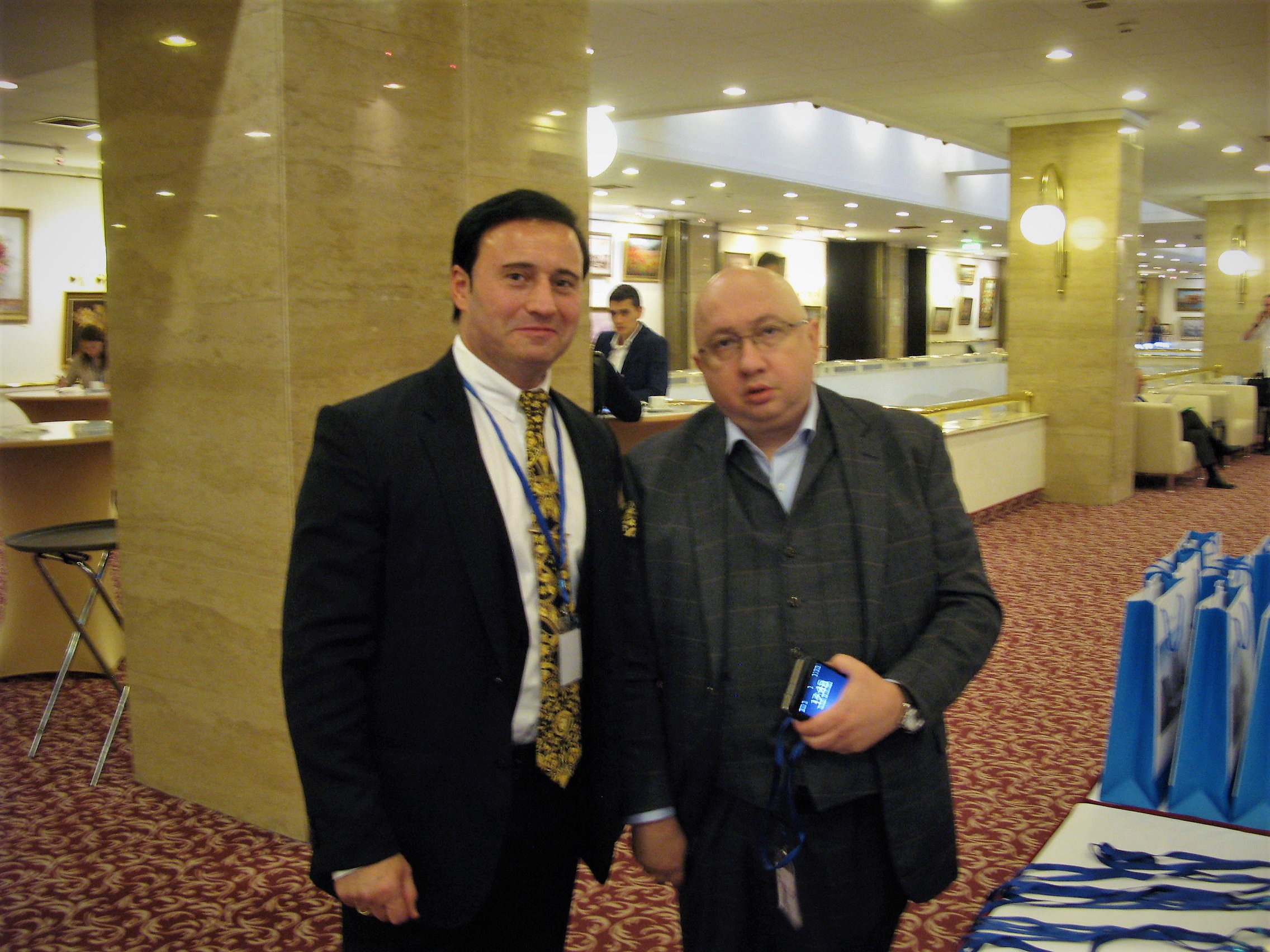 Председатель правления АСБК Аркадий Кернер с телеведущим популярных общественно-политических и экономических передач на телеканалах РБК и НТВ, продюсером, писателем Игорем Станиславовичем Виттелем